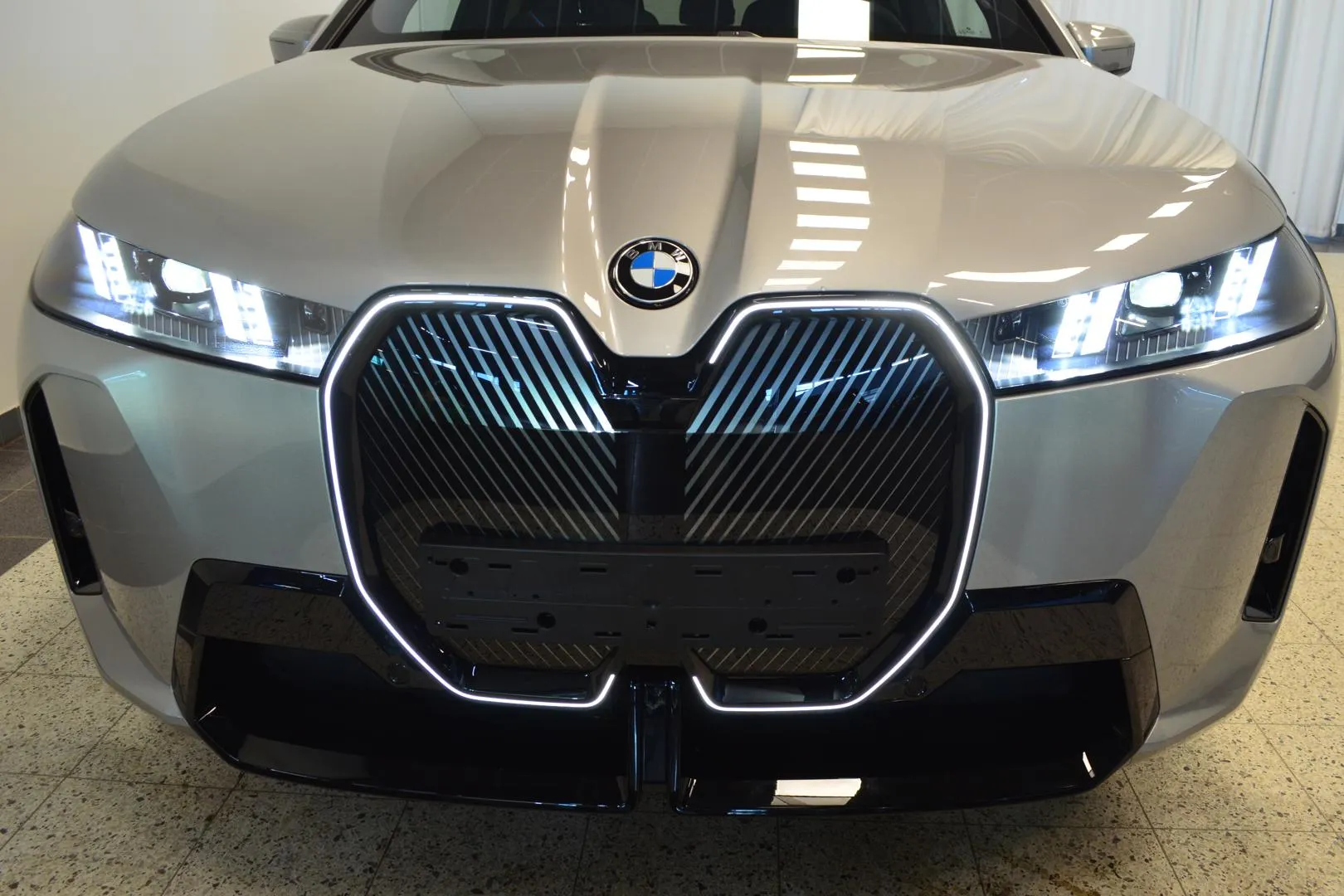 BMW iX JOK-690 carousel image