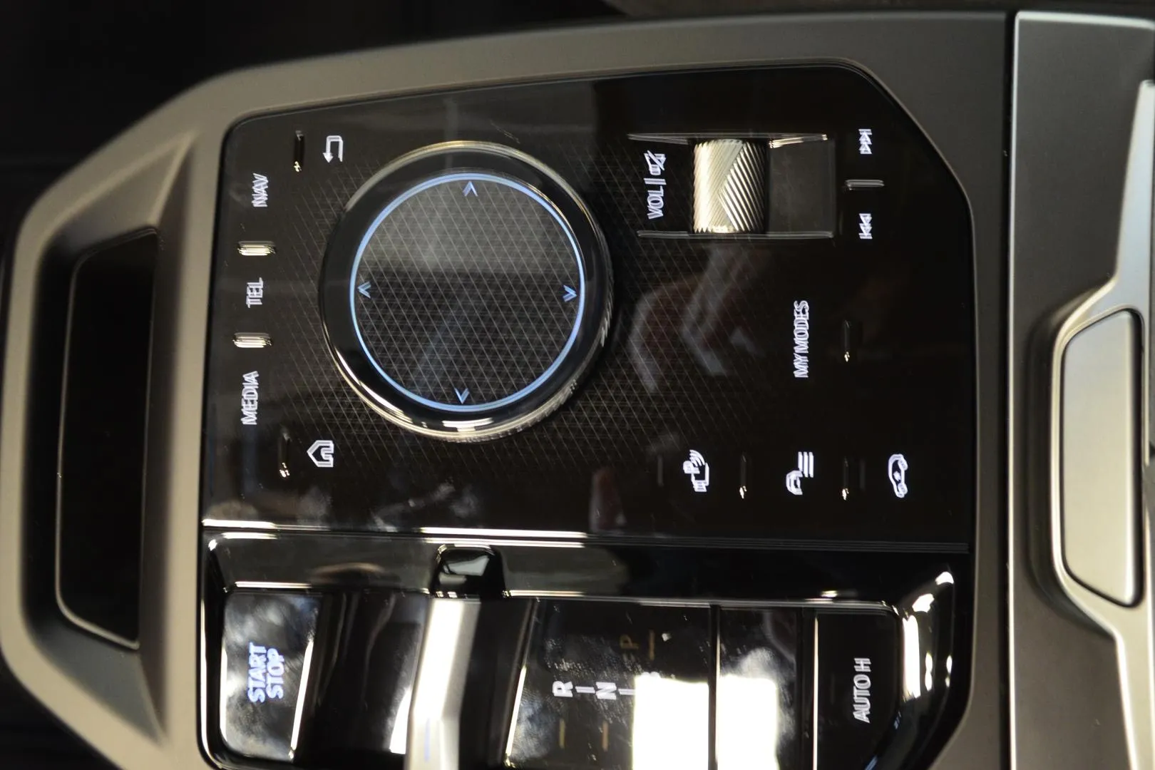 BMW iX JOK-690 carousel image