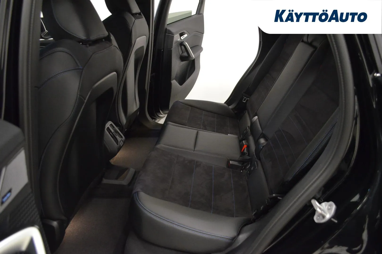 BMW iX1 LTL-101 carousel image