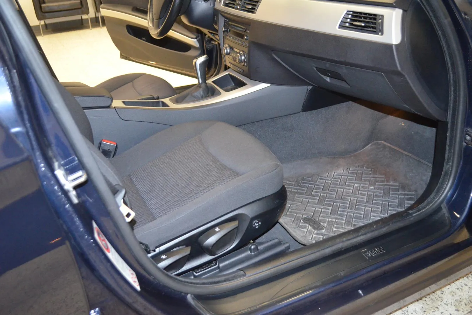 BMW 318 d OVE-354 carousel image