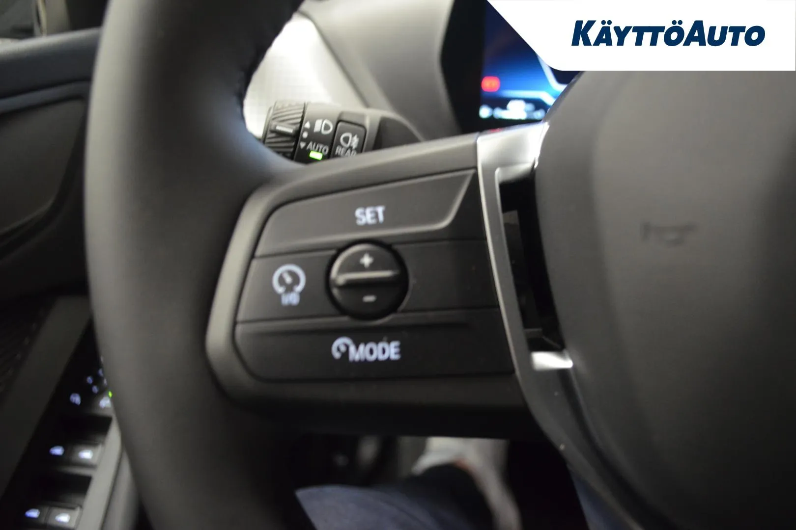 BMW 120 LTP-735 carousel image