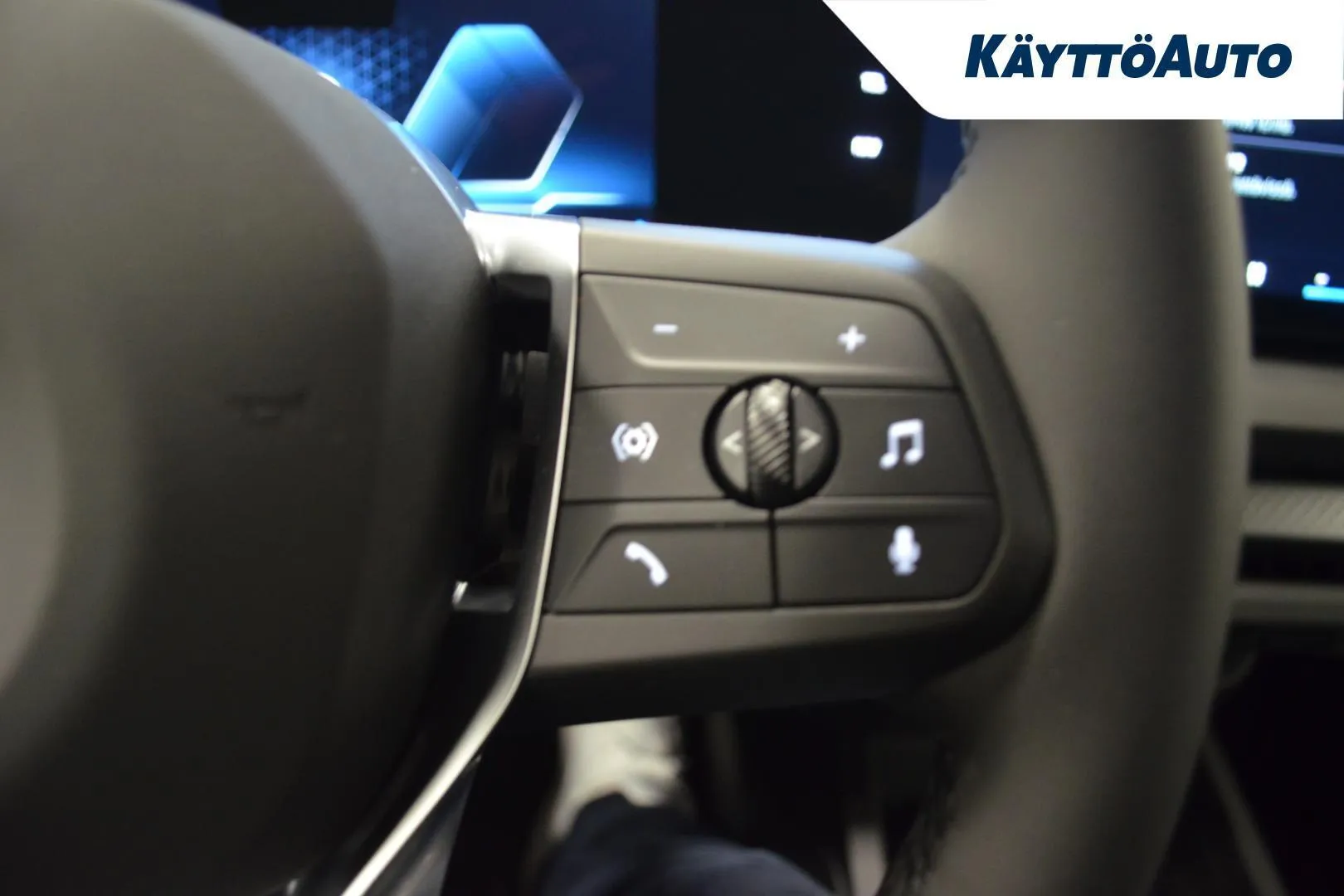 BMW 120 LTP-735 carousel image