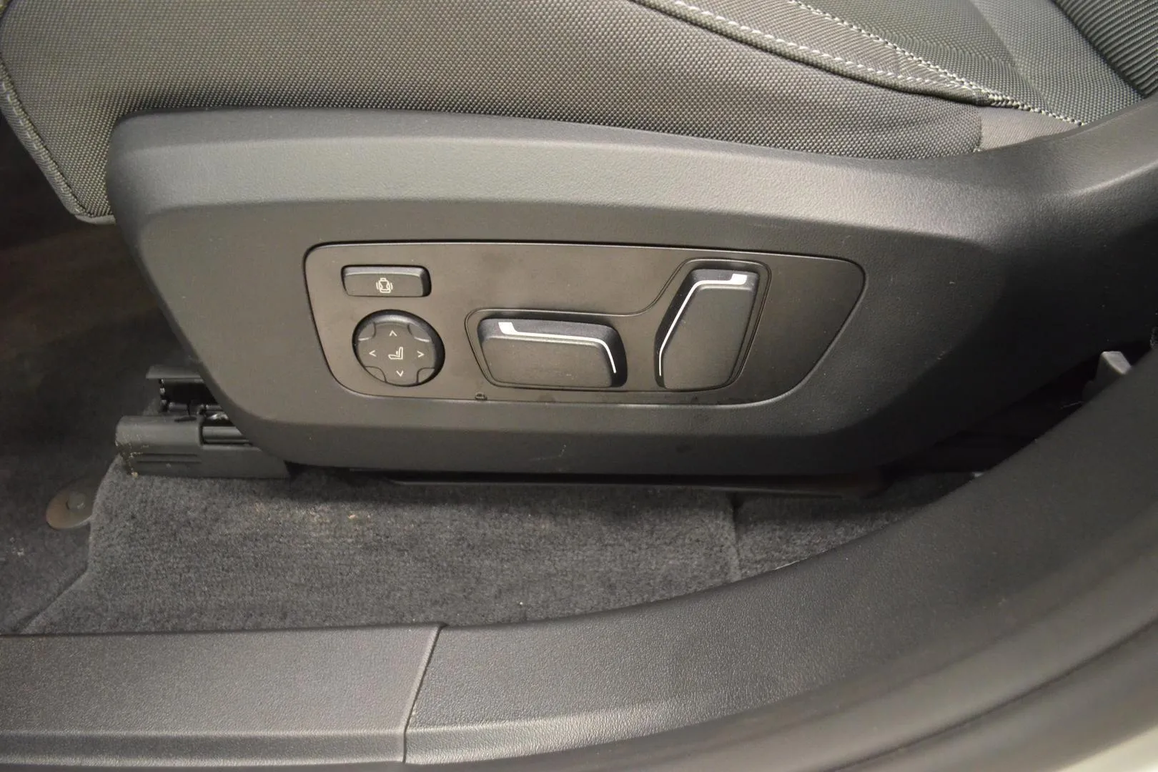 BMW X3 NOK-758 carousel image