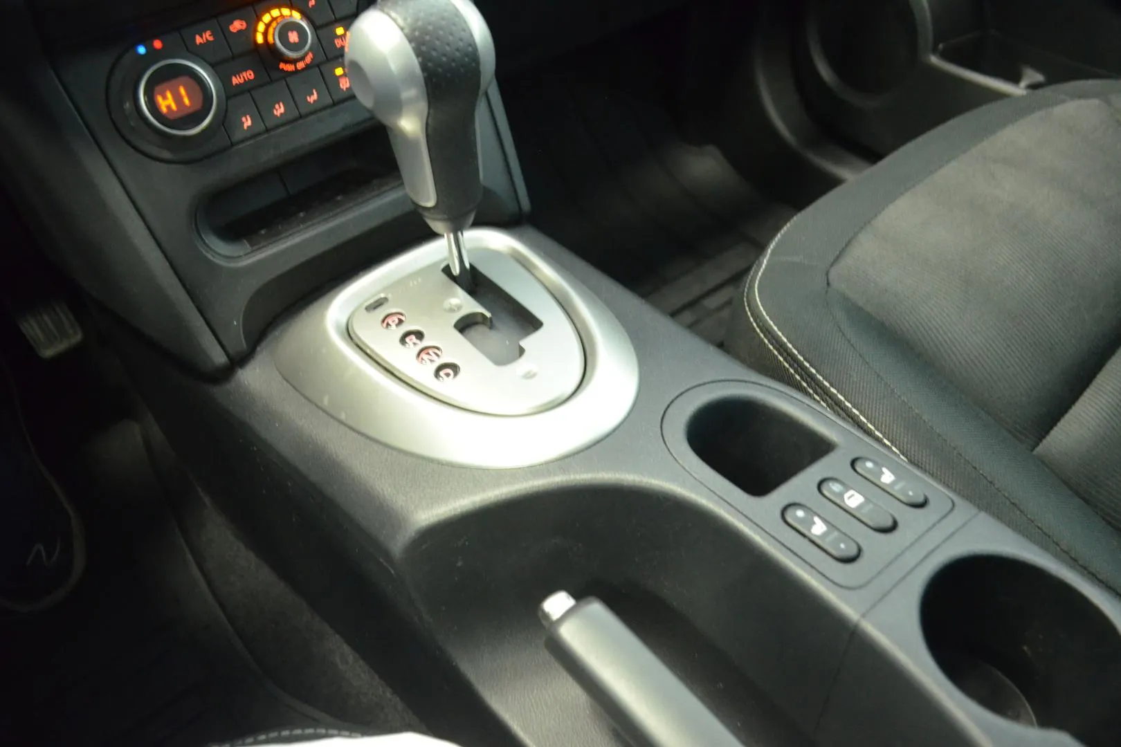 NISSAN Qashqai KPU-492 carousel image