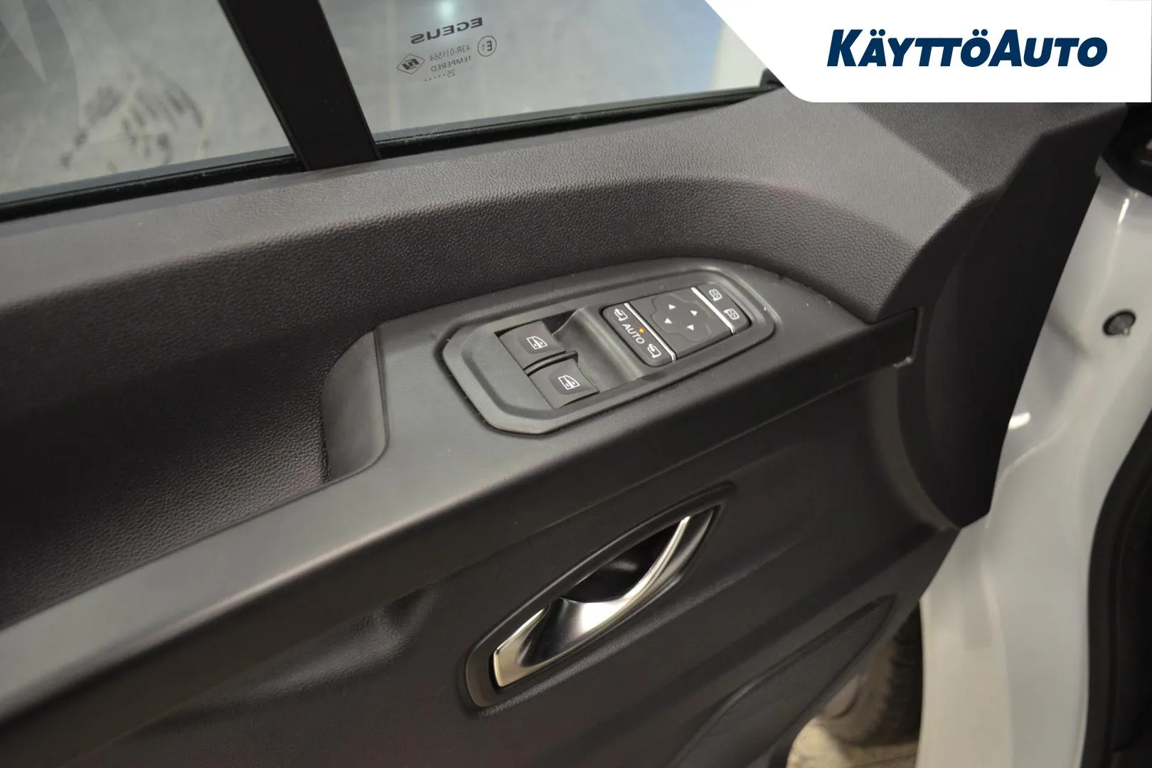 Nissan Primastar SRS-129 carousel image