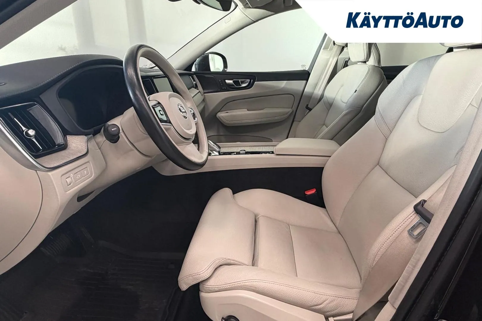 VOLVO XC60 XRL-957 carousel image