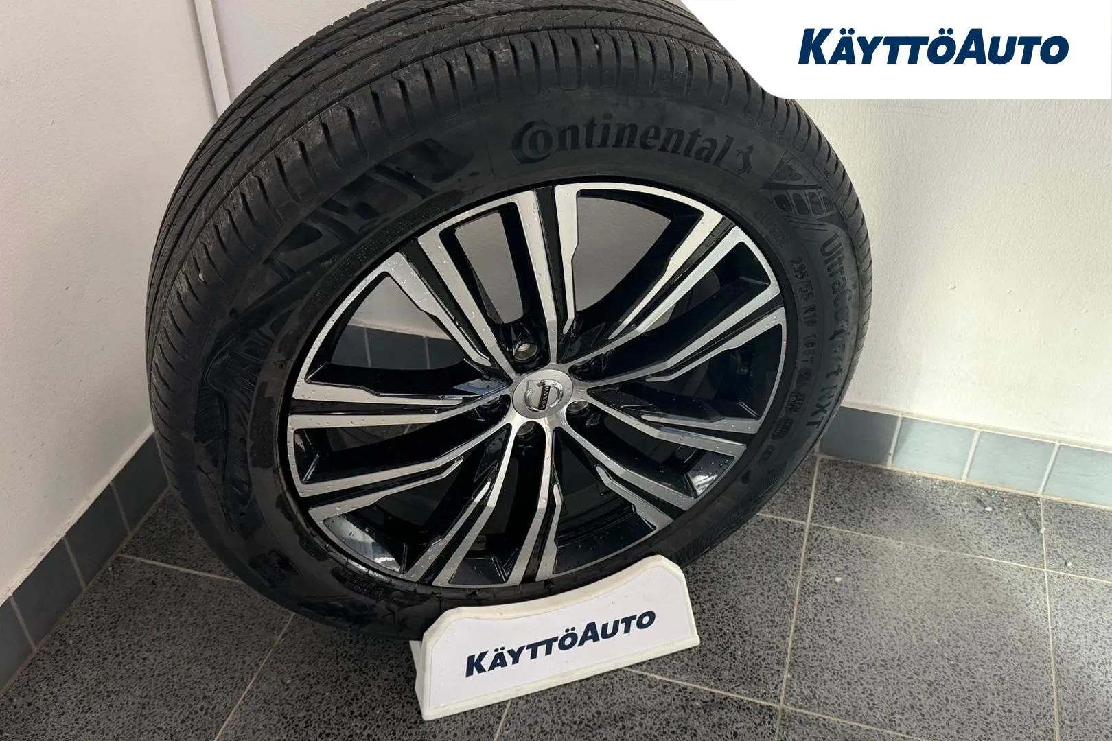 VOLVO XC60 XRL-957 carousel image