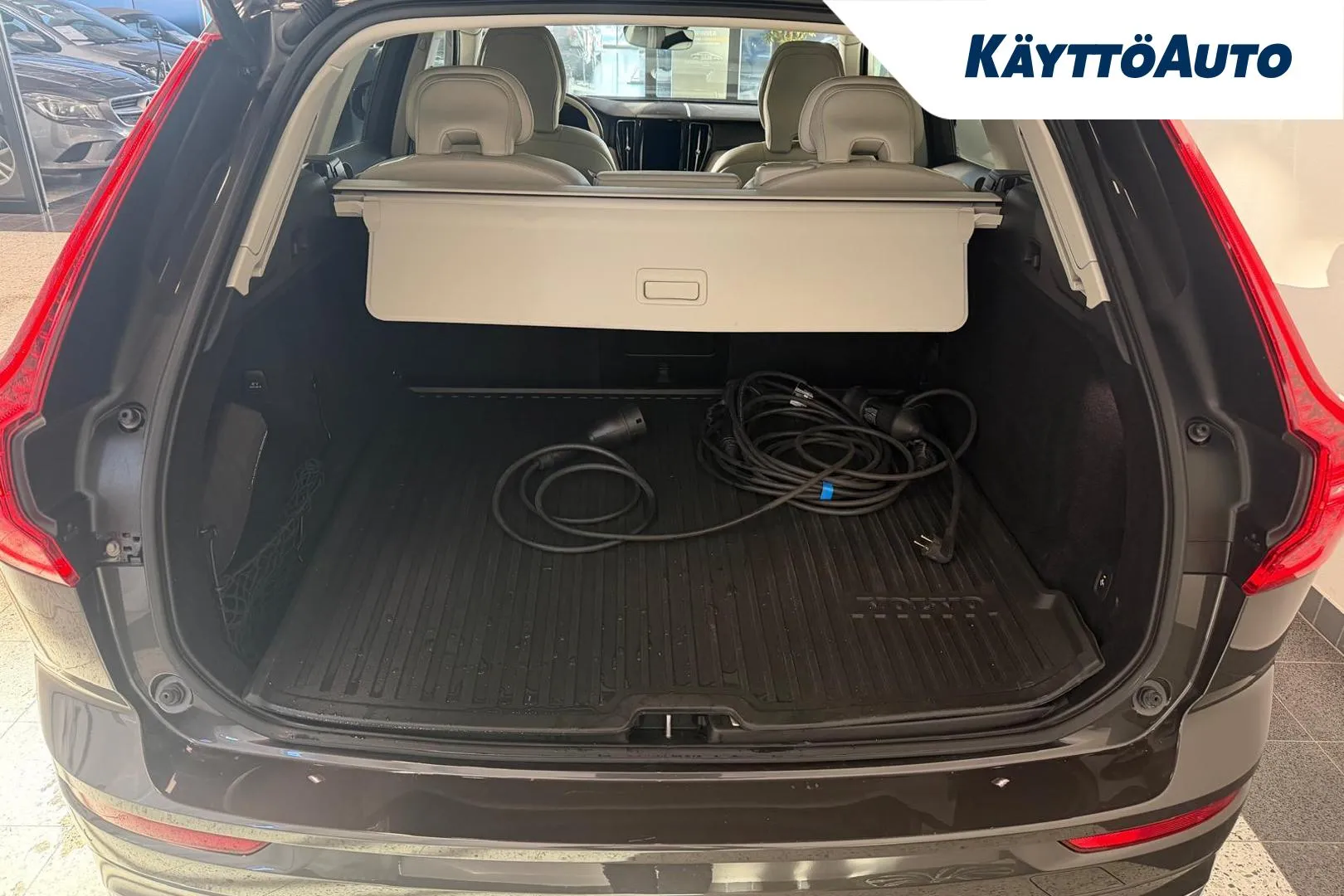 VOLVO XC60 XRL-957 carousel image