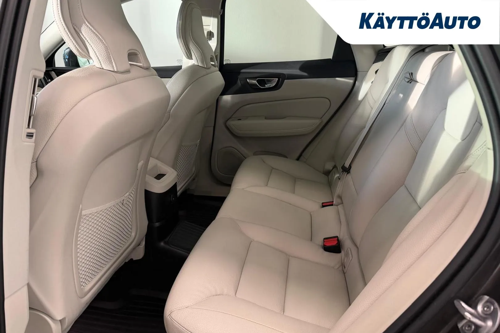 VOLVO XC60 XRL-957 carousel image