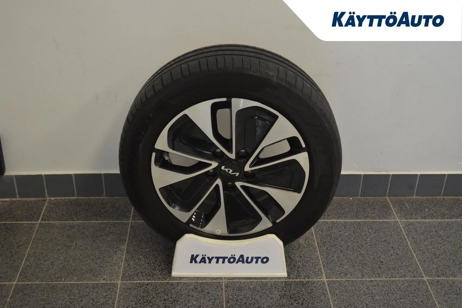 KIA Ceed OZE-414 carousel image