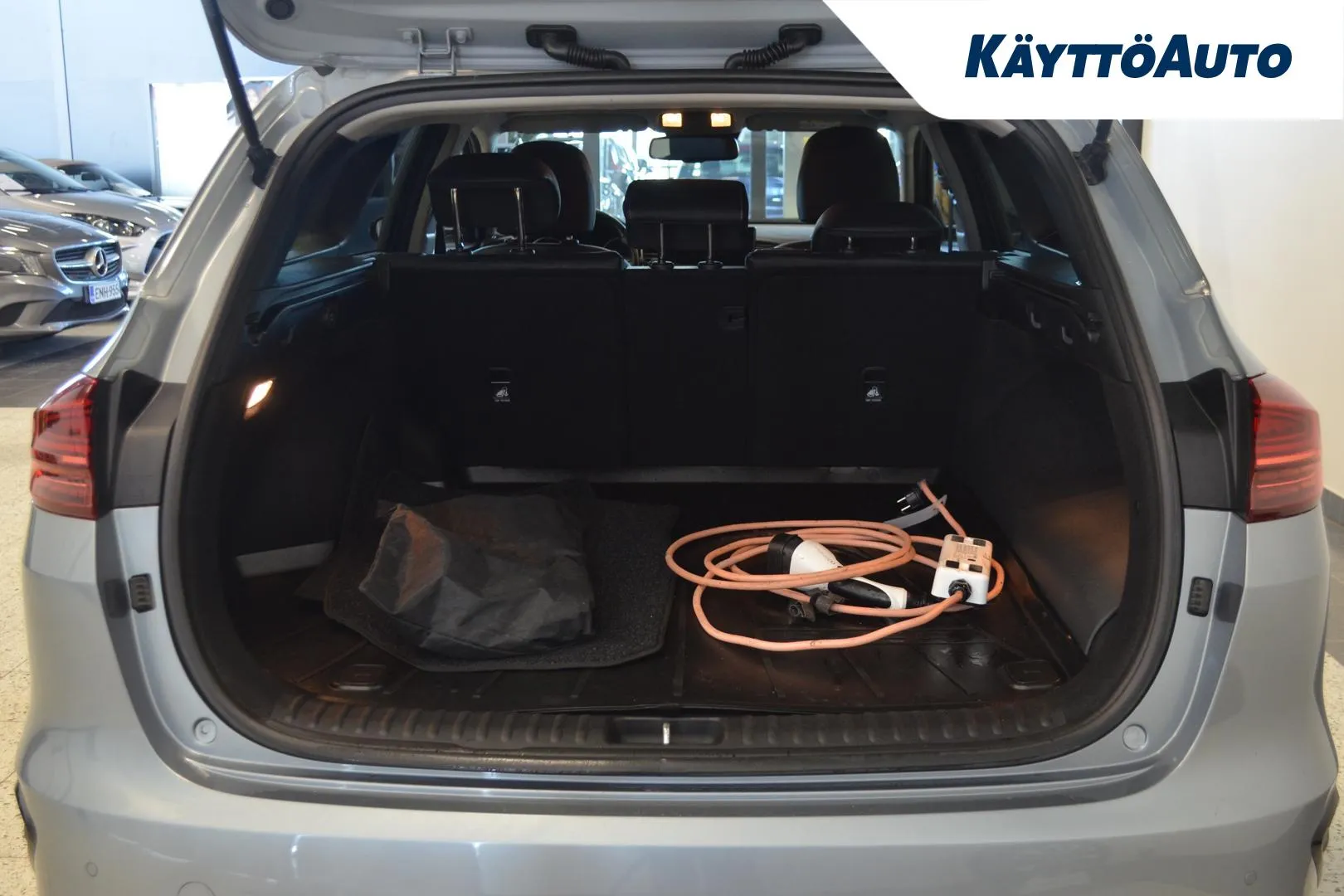 KIA Ceed OZE-414 carousel image