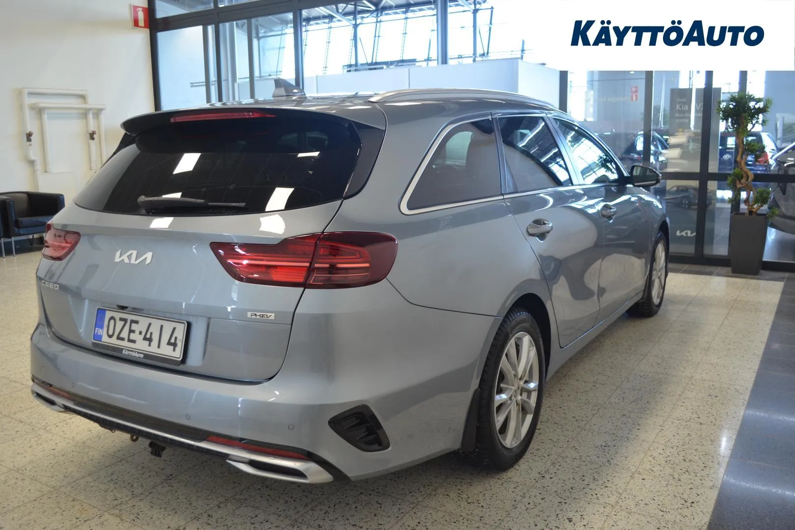 KIA Ceed OZE-414 carousel image