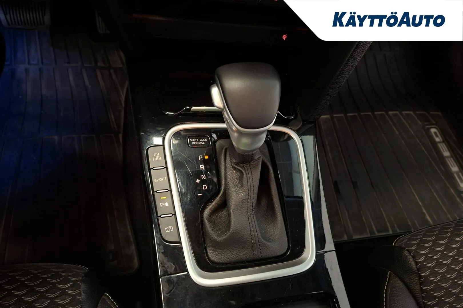 KIA Ceed OZE-414 carousel image