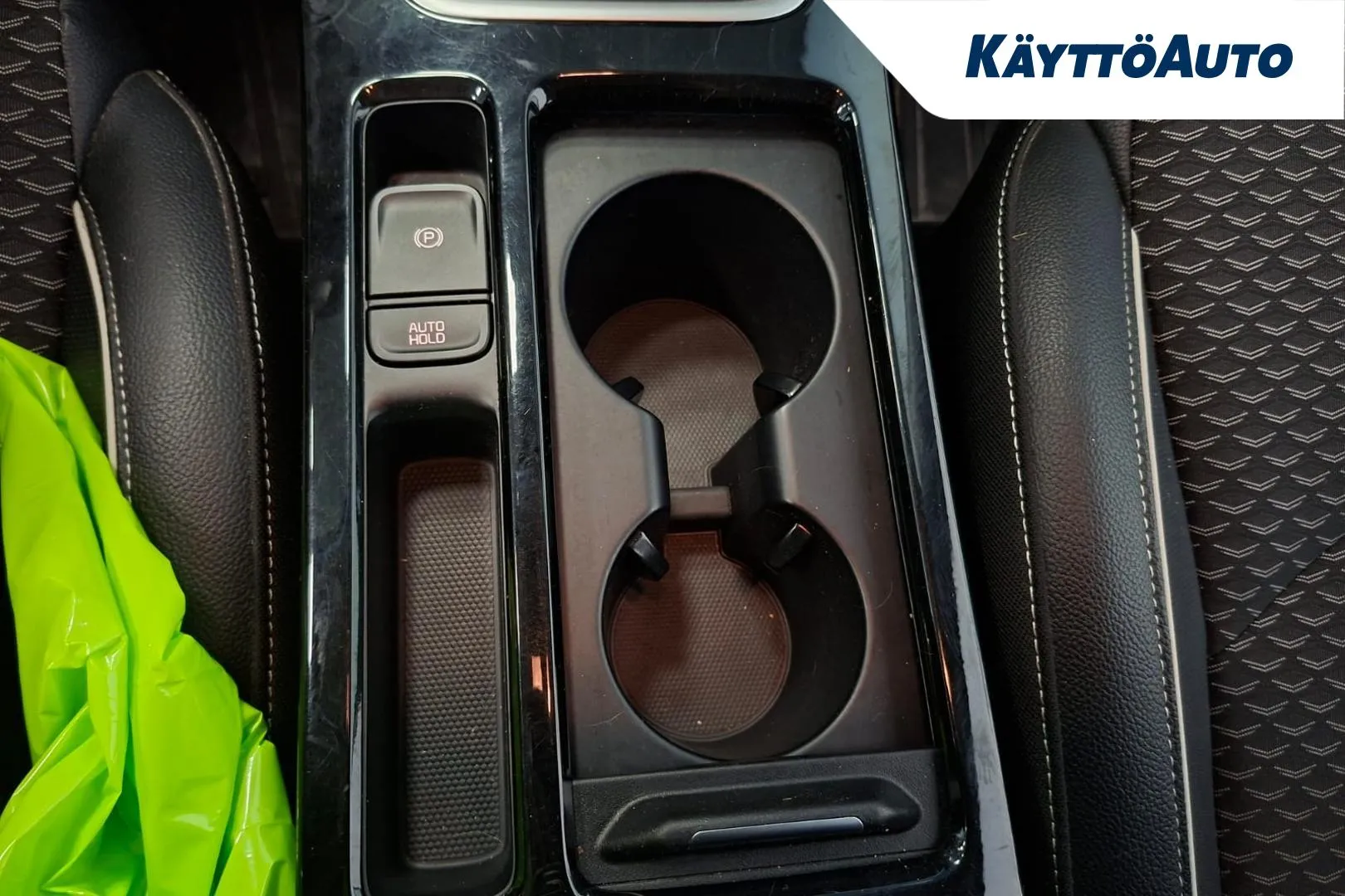 KIA Ceed OZE-414 carousel image