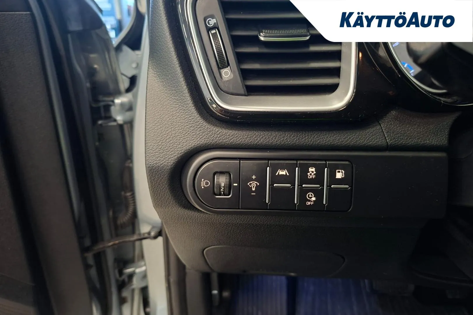 KIA Ceed OZE-414 carousel image