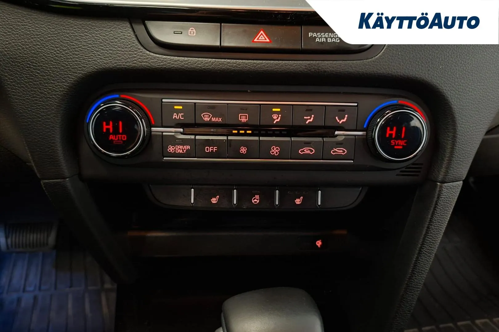 KIA Ceed OZE-414 carousel image