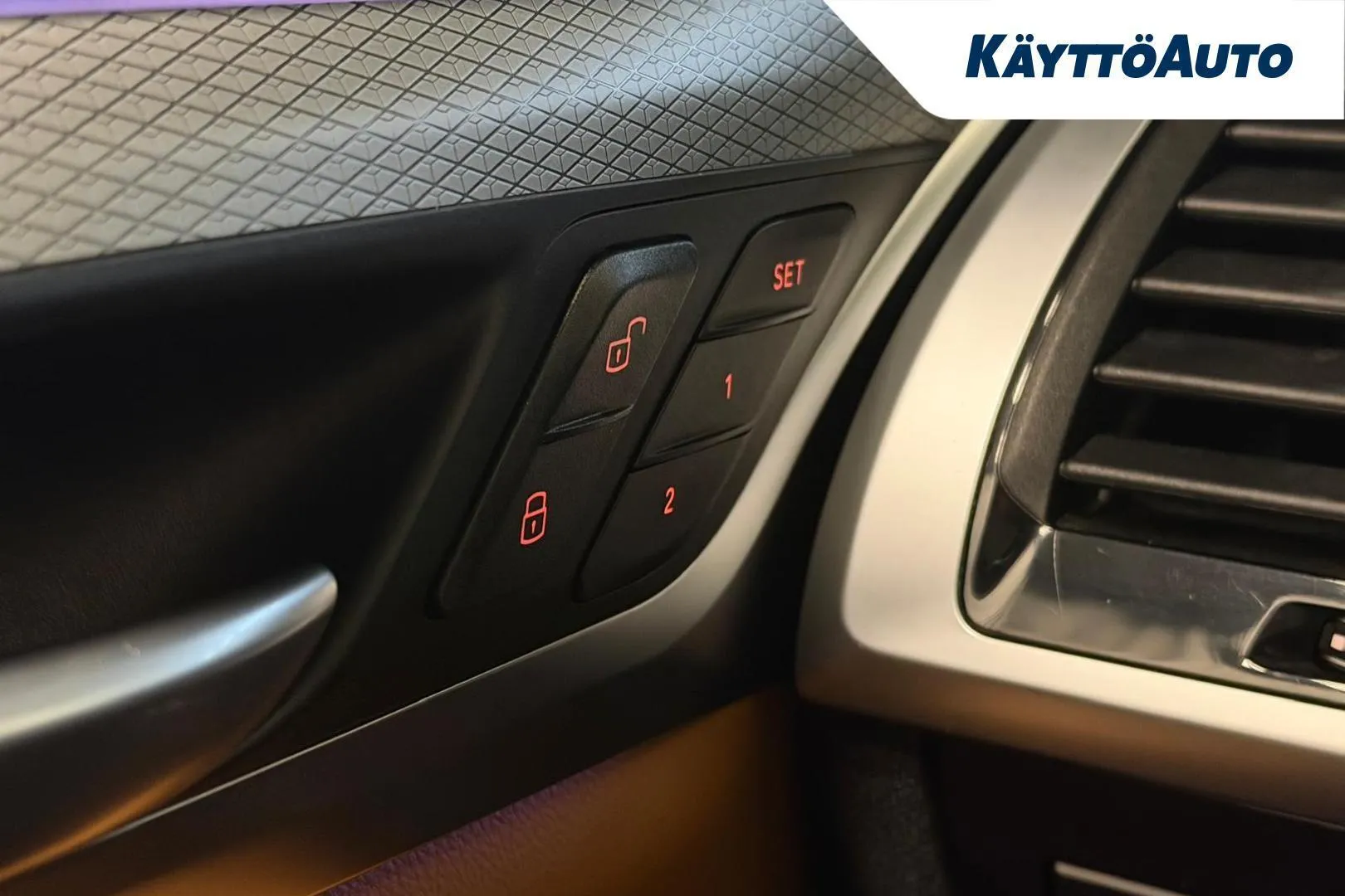 BMW X3 MZH-278 carousel image