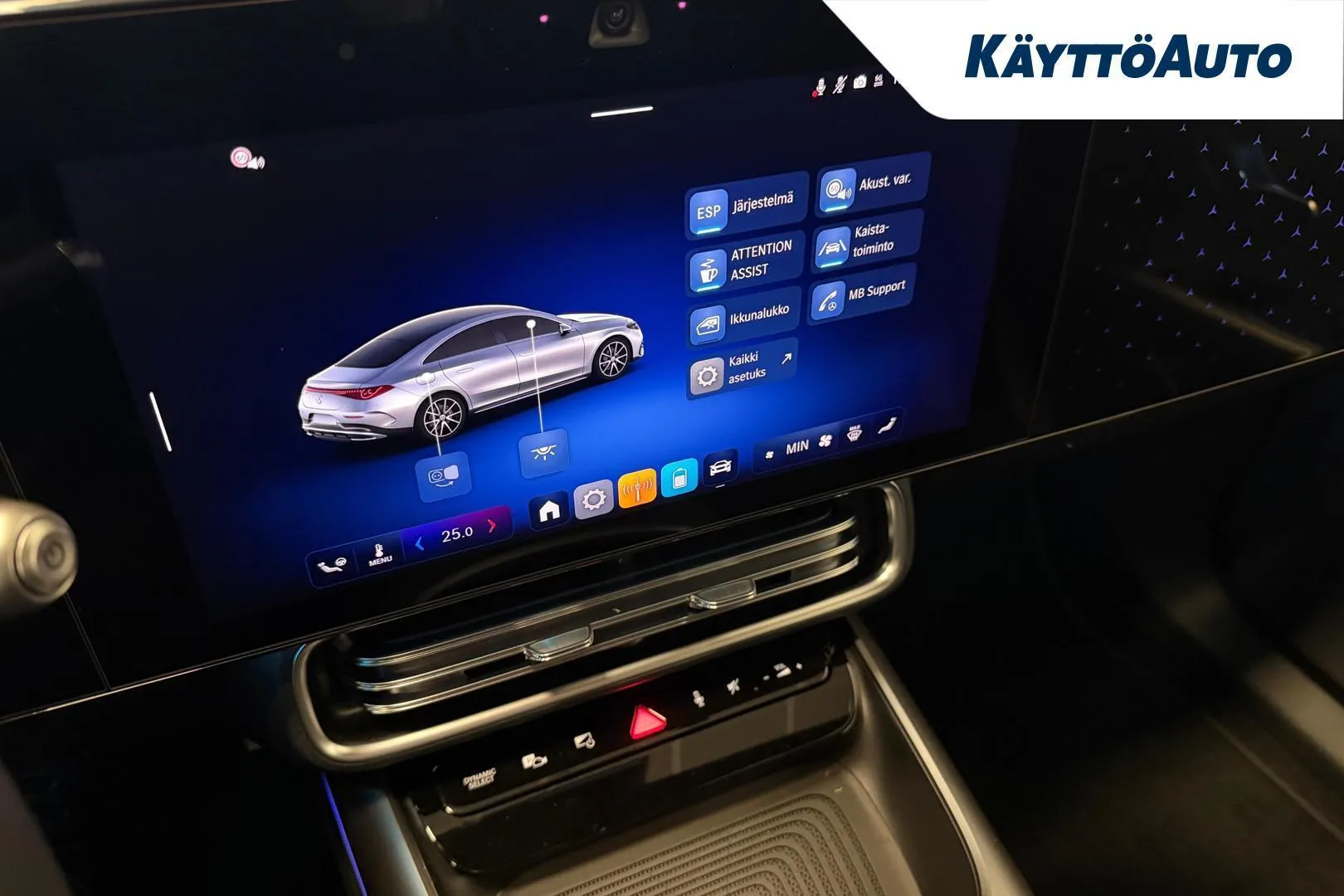 Mercedes-Benz CLA YMJ-377 carousel image