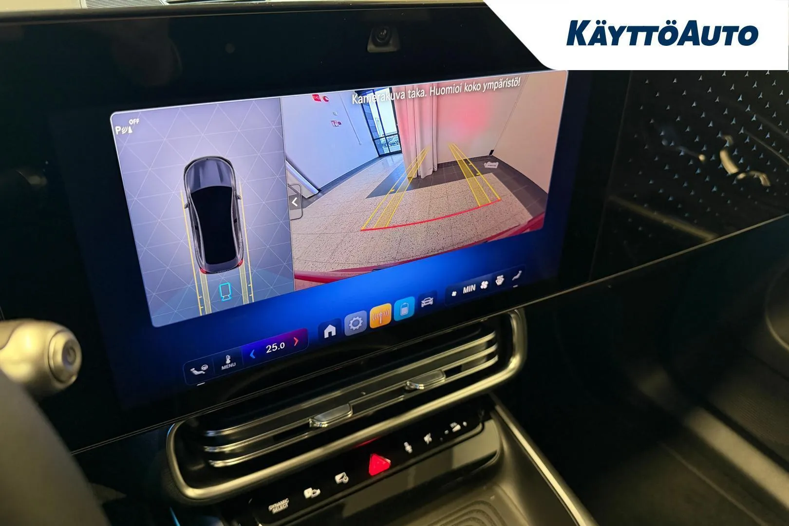 Mercedes-Benz CLA YMJ-377 carousel image