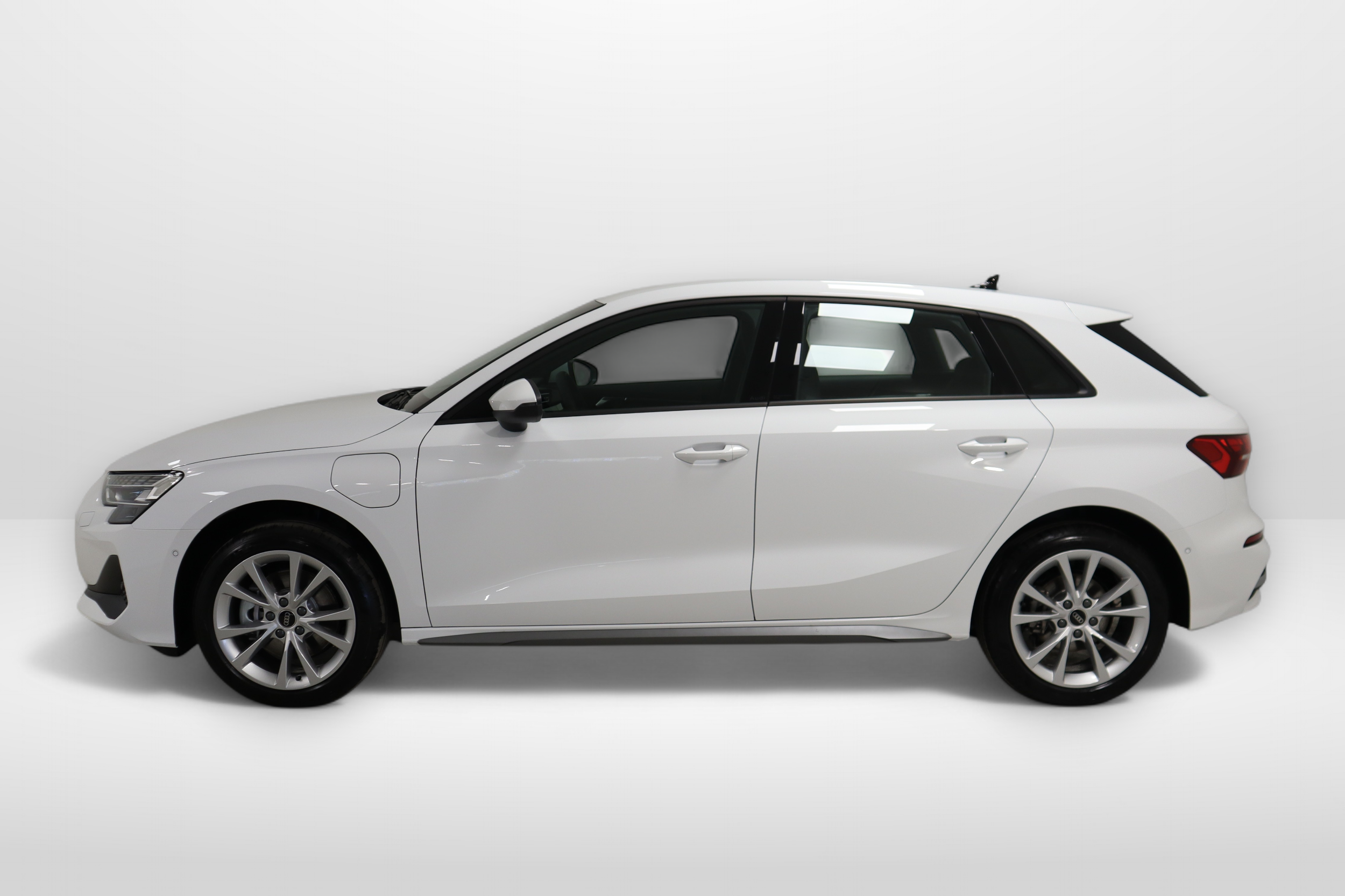 Audi A3 Sportback 40 TFSI e 2025, kuva 6/28