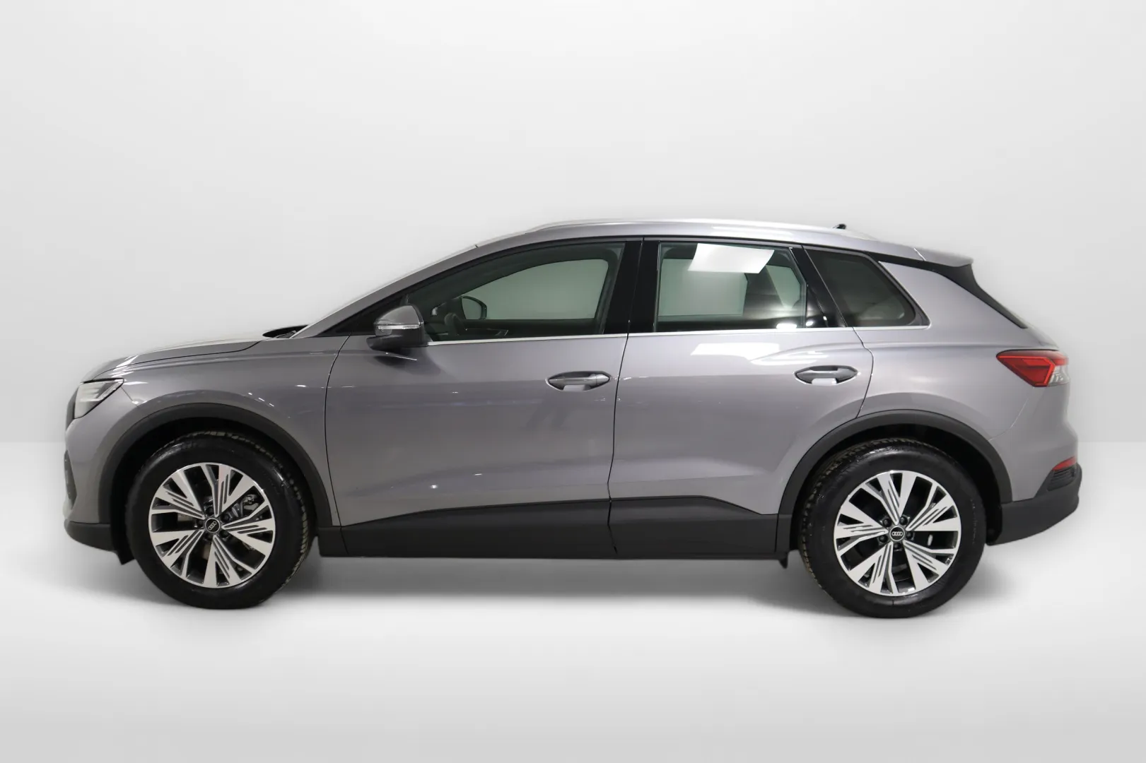 Audi Q4 e-tron KXJ-561 carousel image