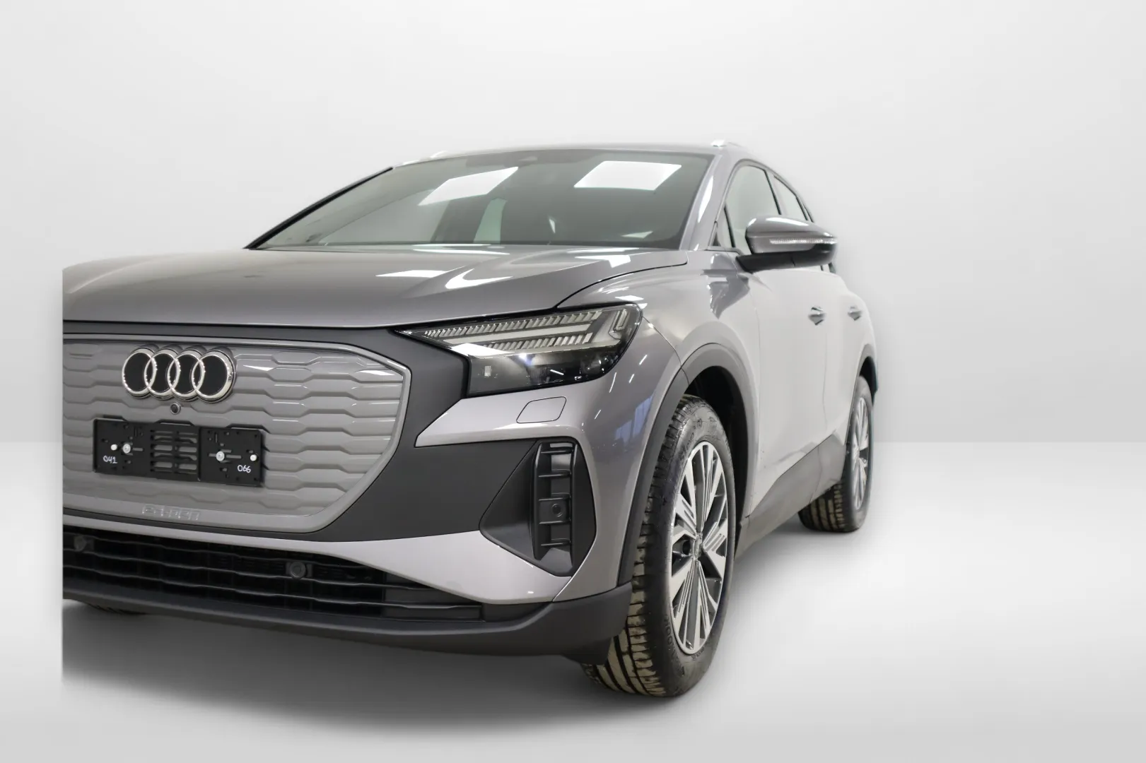 Audi Q4 e-tron KXJ-561 carousel image