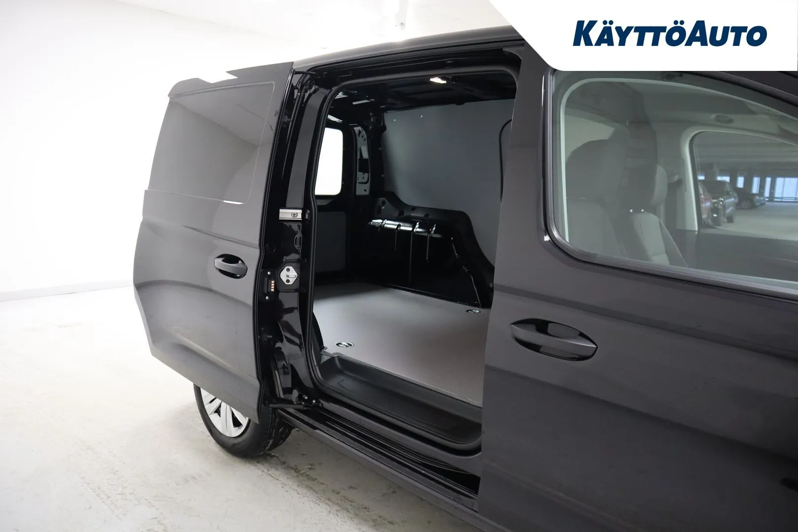 Volkswagen Caddy Maxi 729916 carousel image