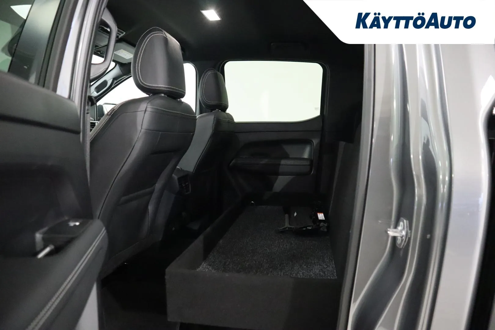 Volkswagen Amarok RXL-199 carousel image