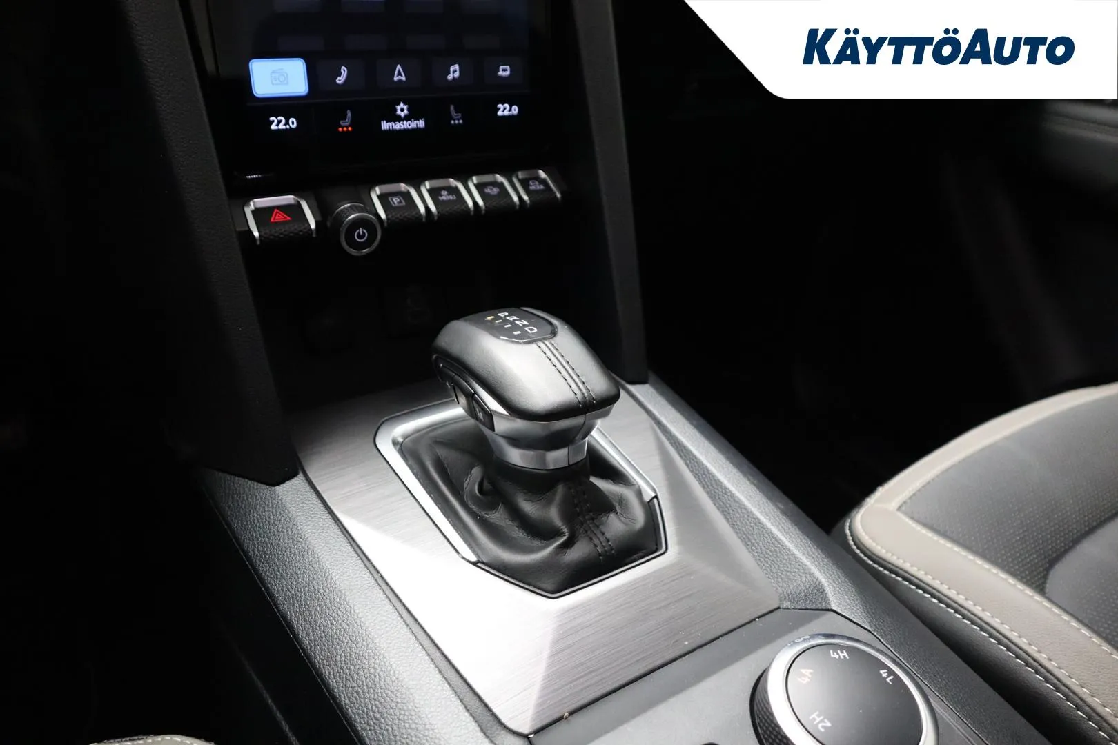 Volkswagen Amarok RXL-199 carousel image