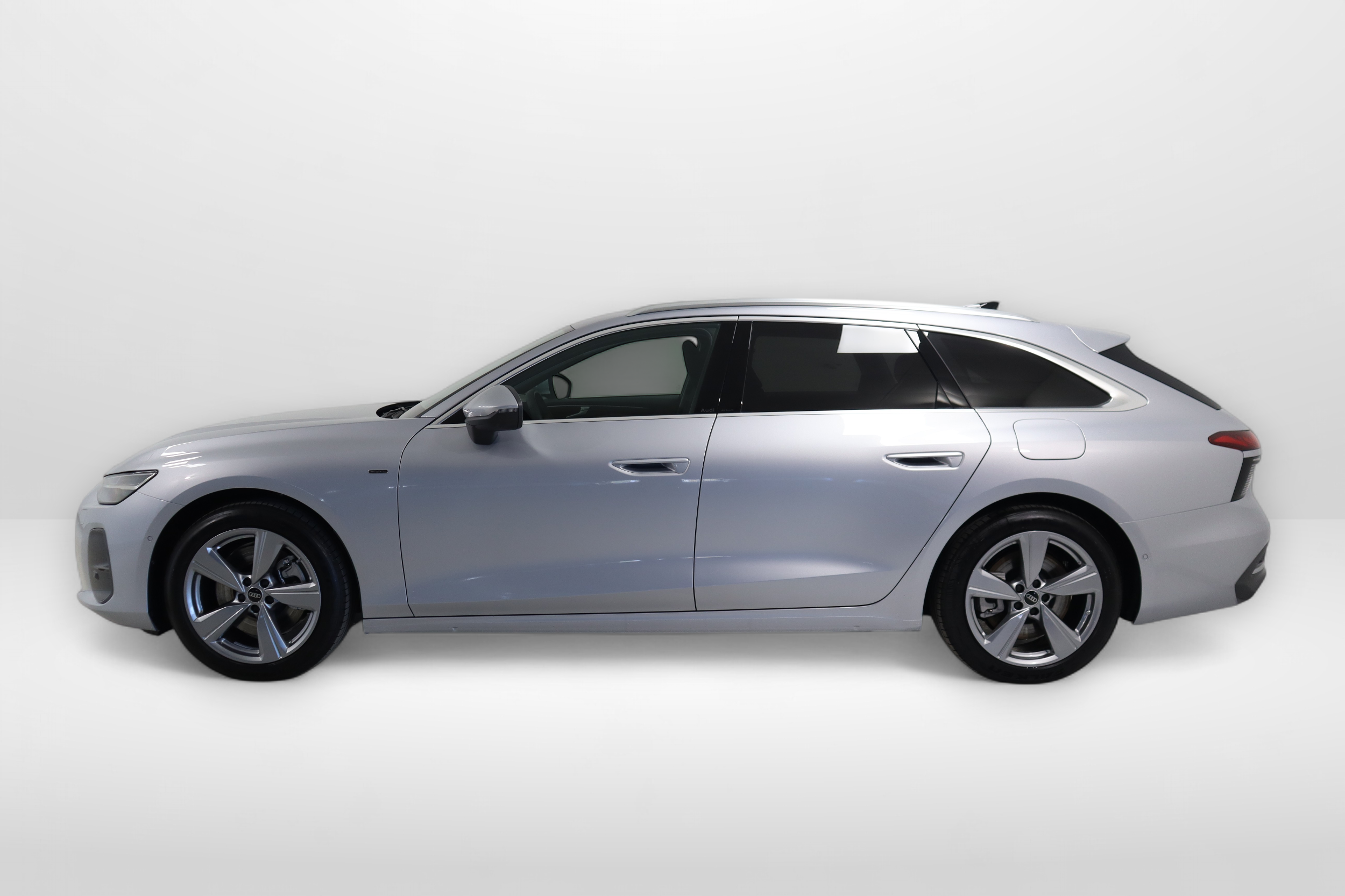 Audi A6 Avant e-hybrid quattro 220 kW 2026, photo 5/26