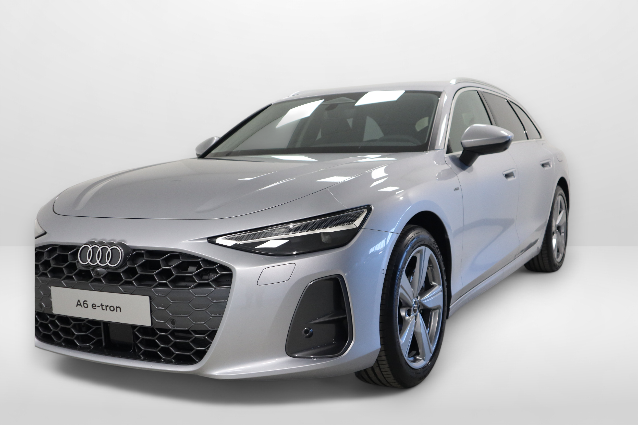 Audi A6 Avant e-hybrid quattro 220 kW 2026, photo 3/26
