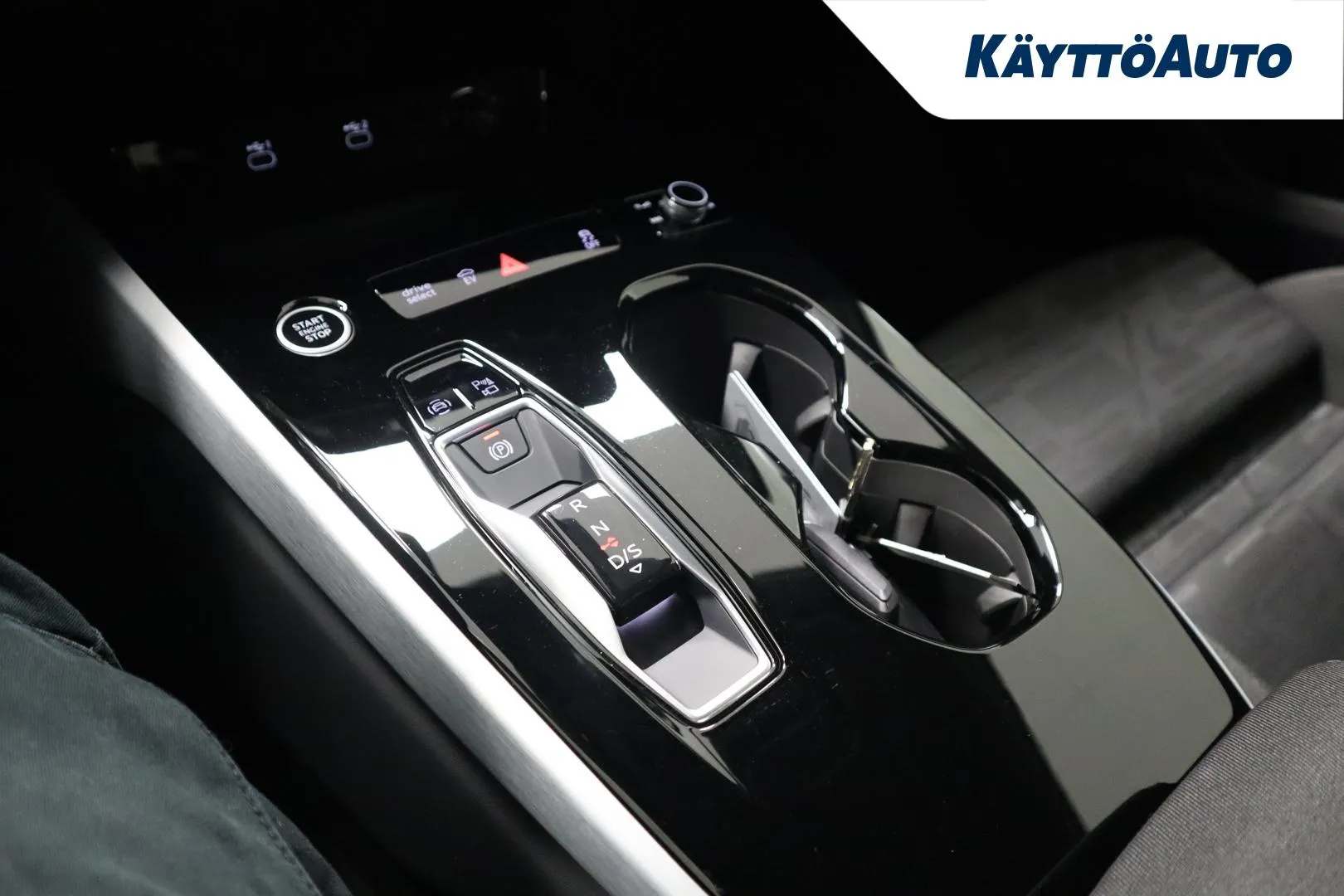 Audi A6 EVR-702 carousel image