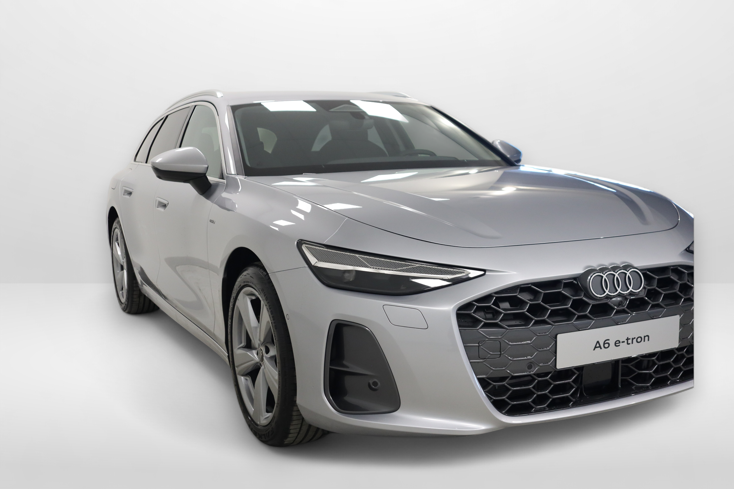 Audi A6 Avant e-hybrid quattro 220 kW 2026, photo 4/26