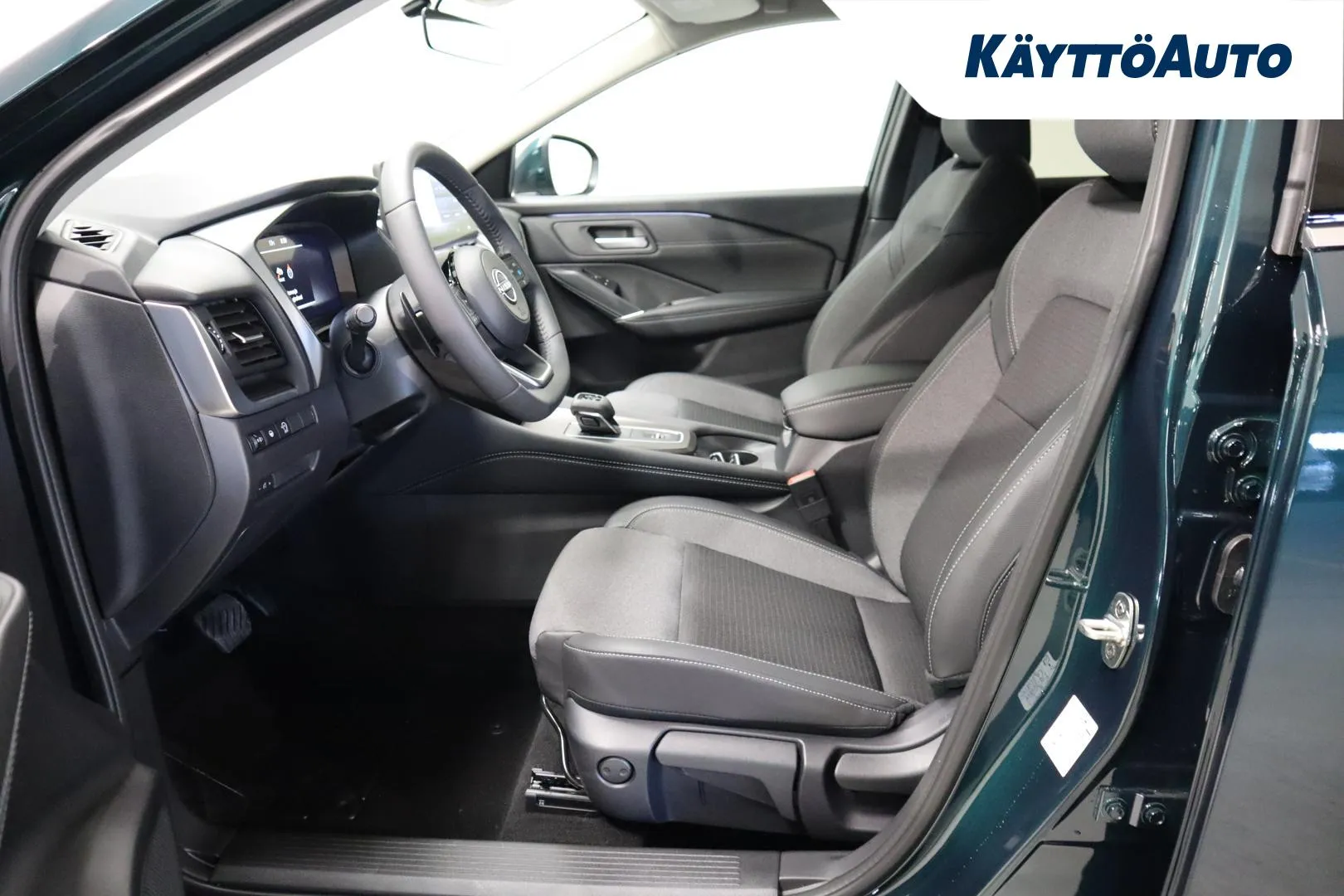 Nissan Qashqai GRJ-318 carousel image