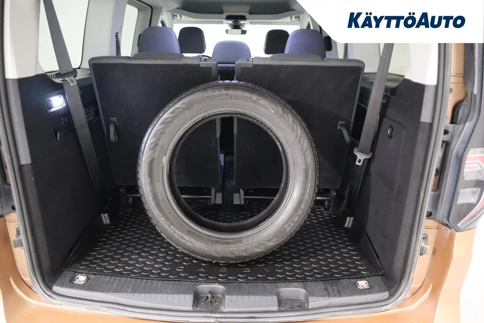 Volkswagen Caddy Maxi ZNP-346 carousel image