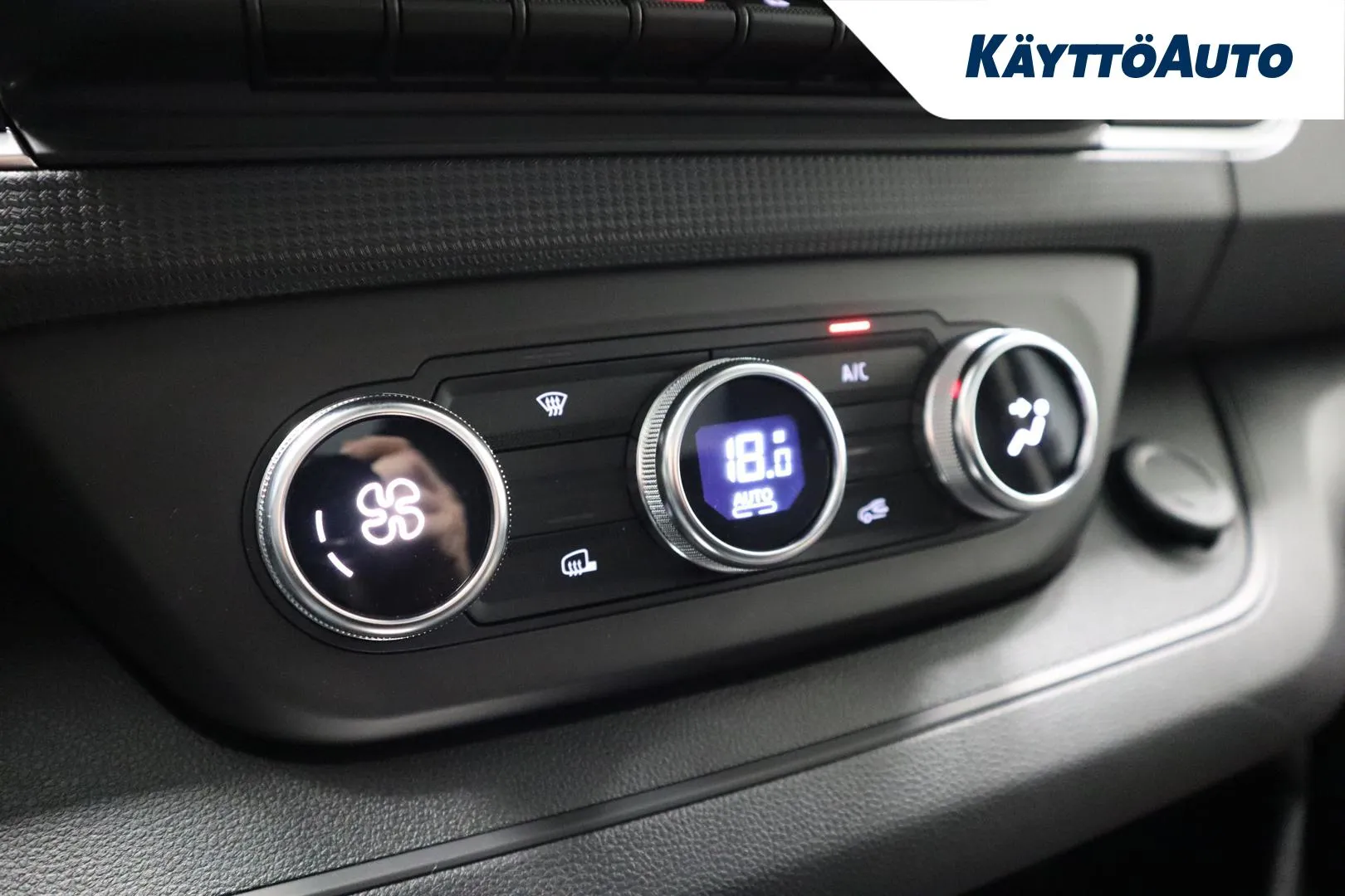 Nissan Primastar XUZ-232 carousel image