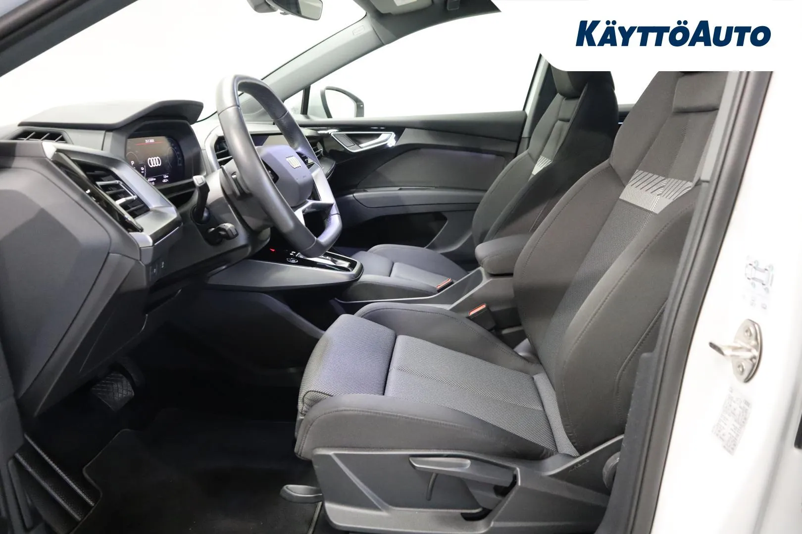 Audi Q4 e-tron MPB-829 carousel image