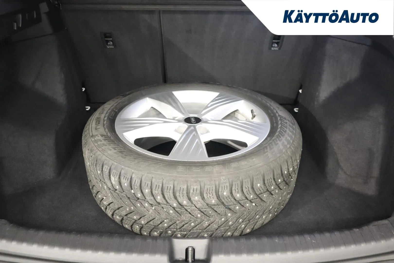 Audi Q4 e-tron MPB-829 carousel image