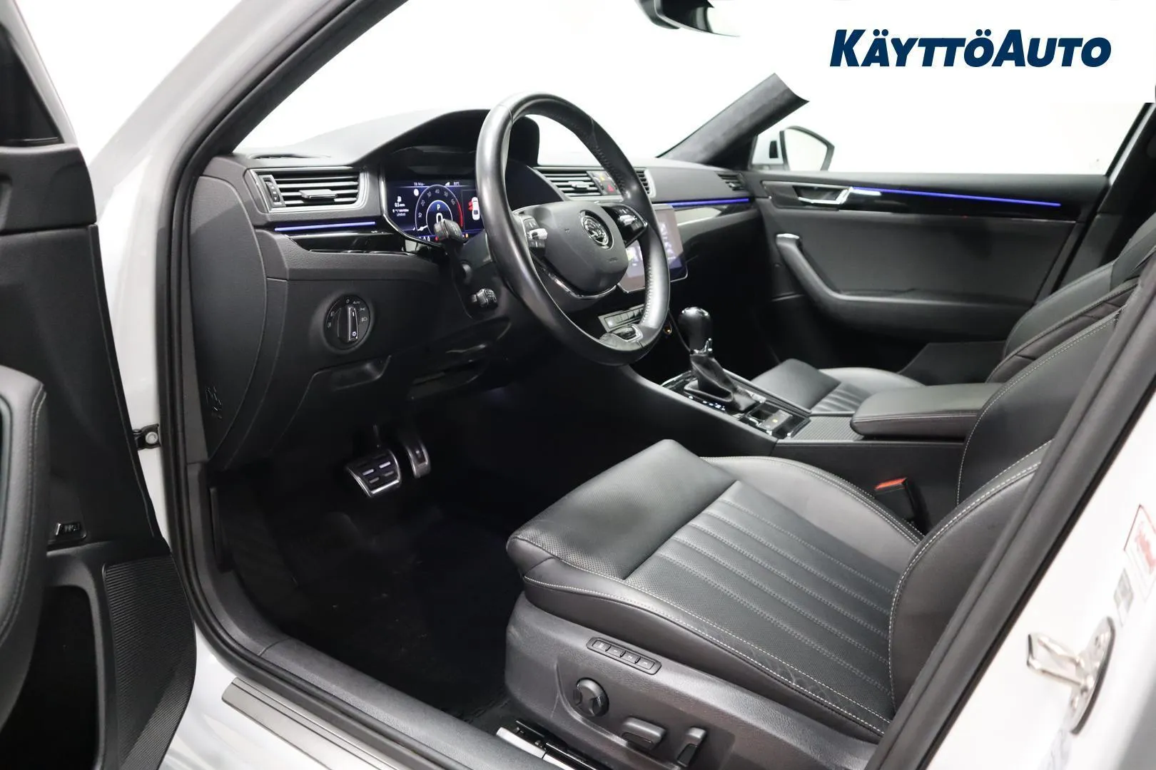 Skoda Superb JTS-500 carousel image