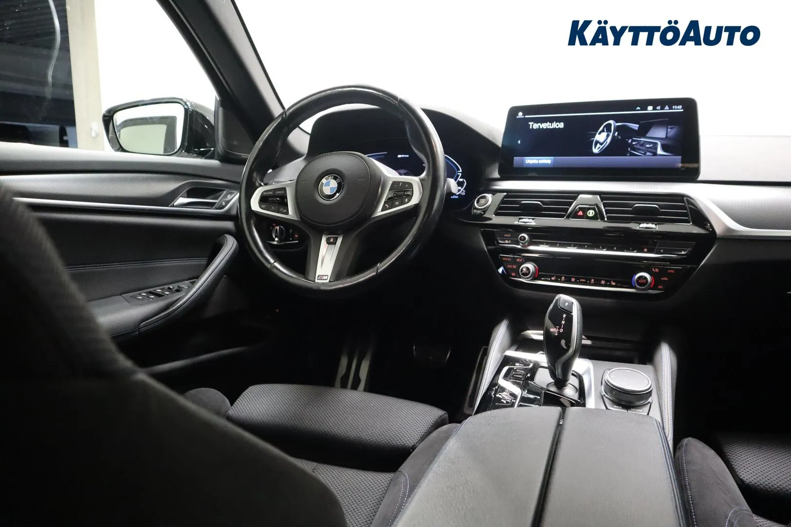 BMW 530 KUA-749 carousel image