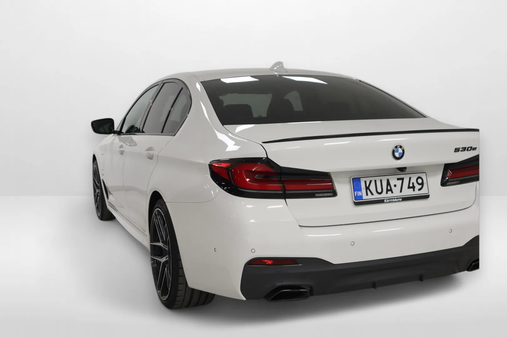 BMW 530 KUA-749 carousel image
