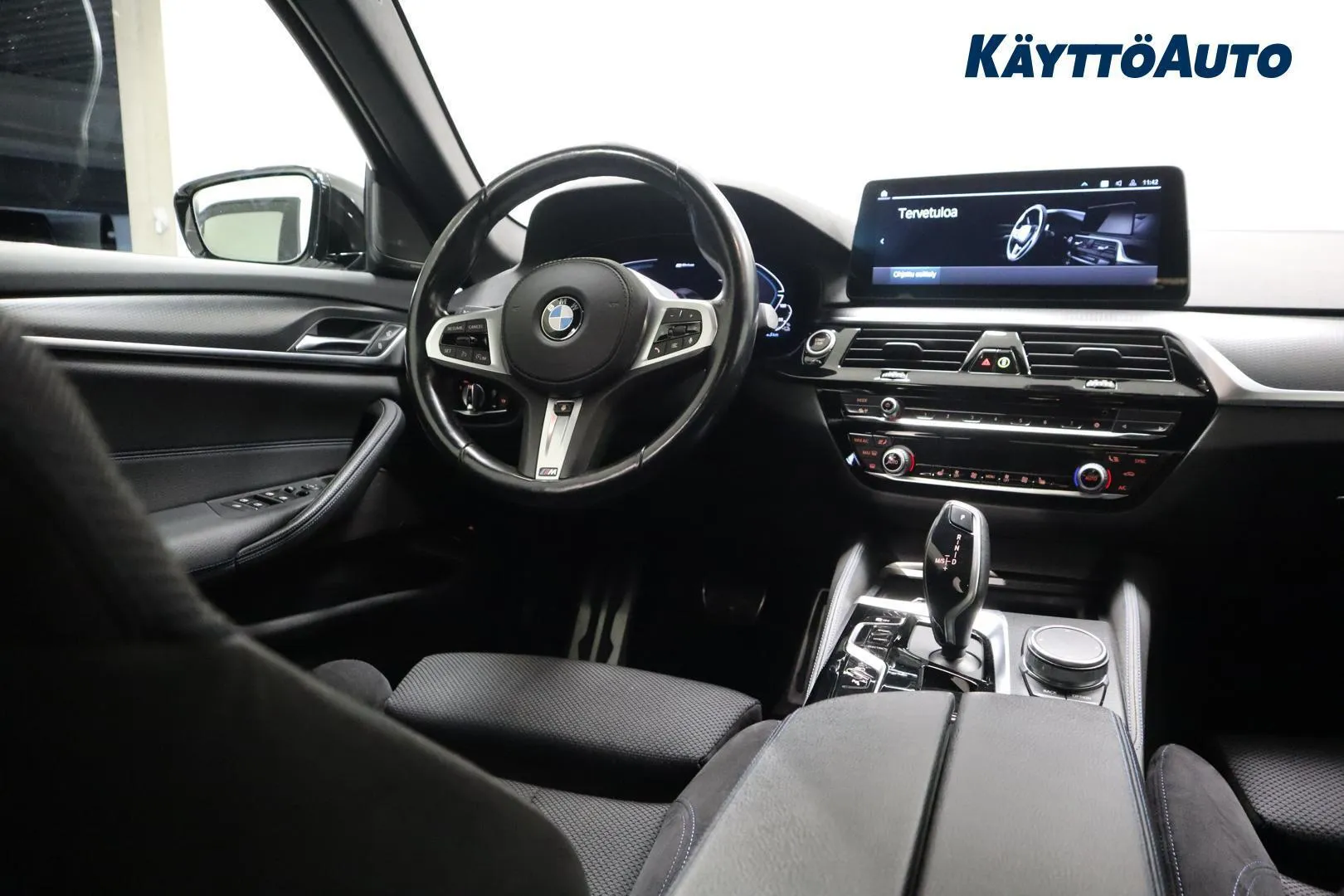 BMW 530 KUA-749 carousel image