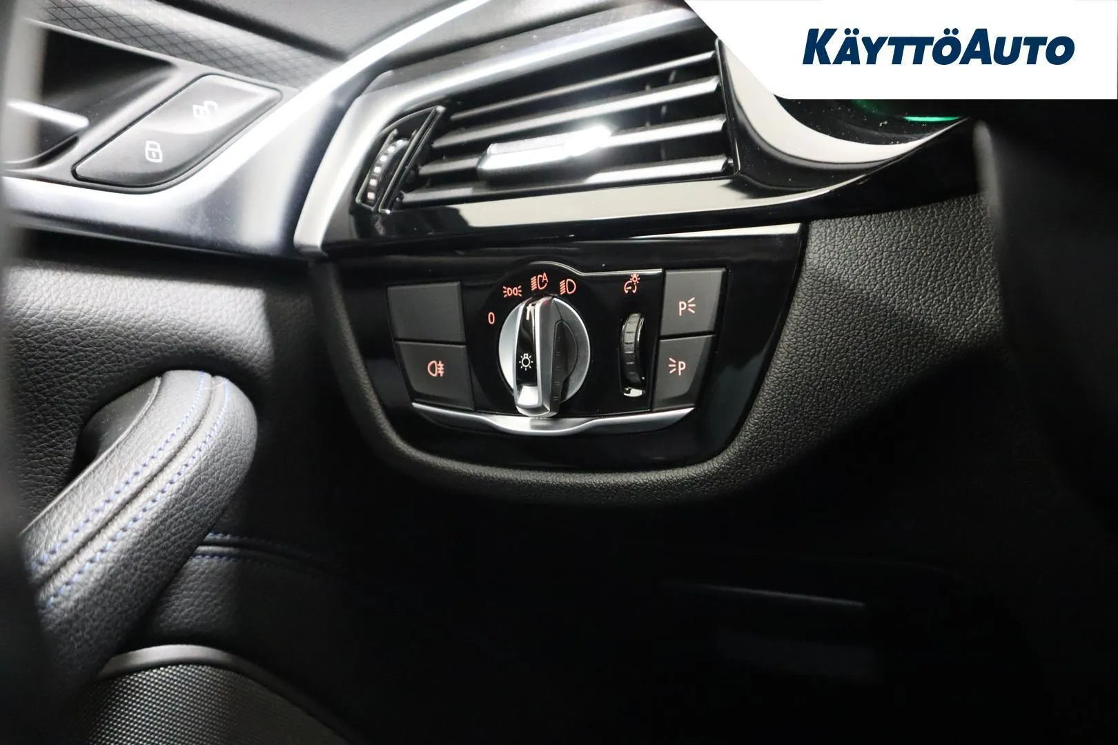 BMW 530 KUA-749 carousel image