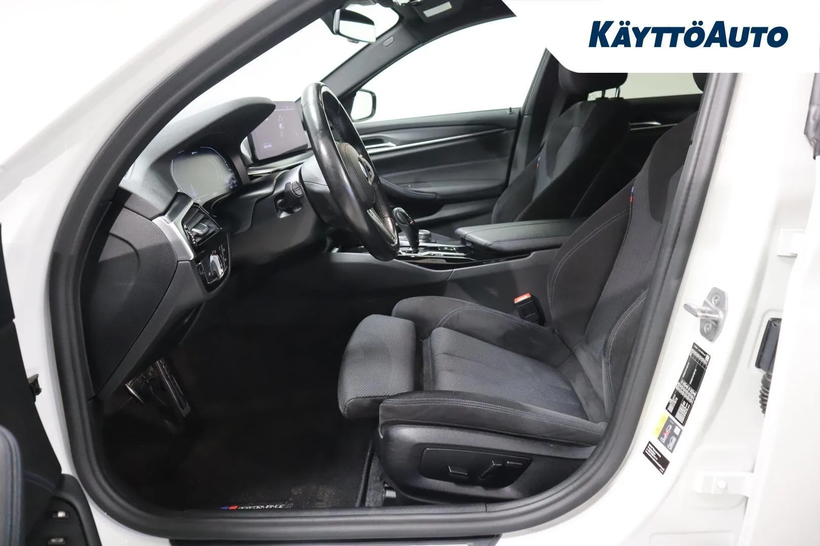 BMW 530 KUA-749 carousel image