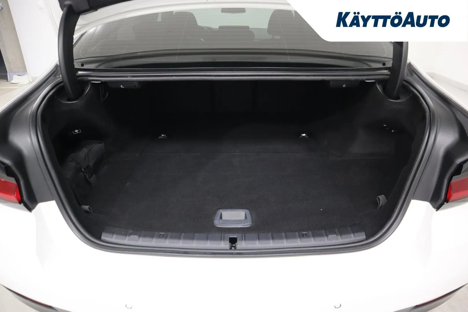 BMW 530 KUA-749 carousel image