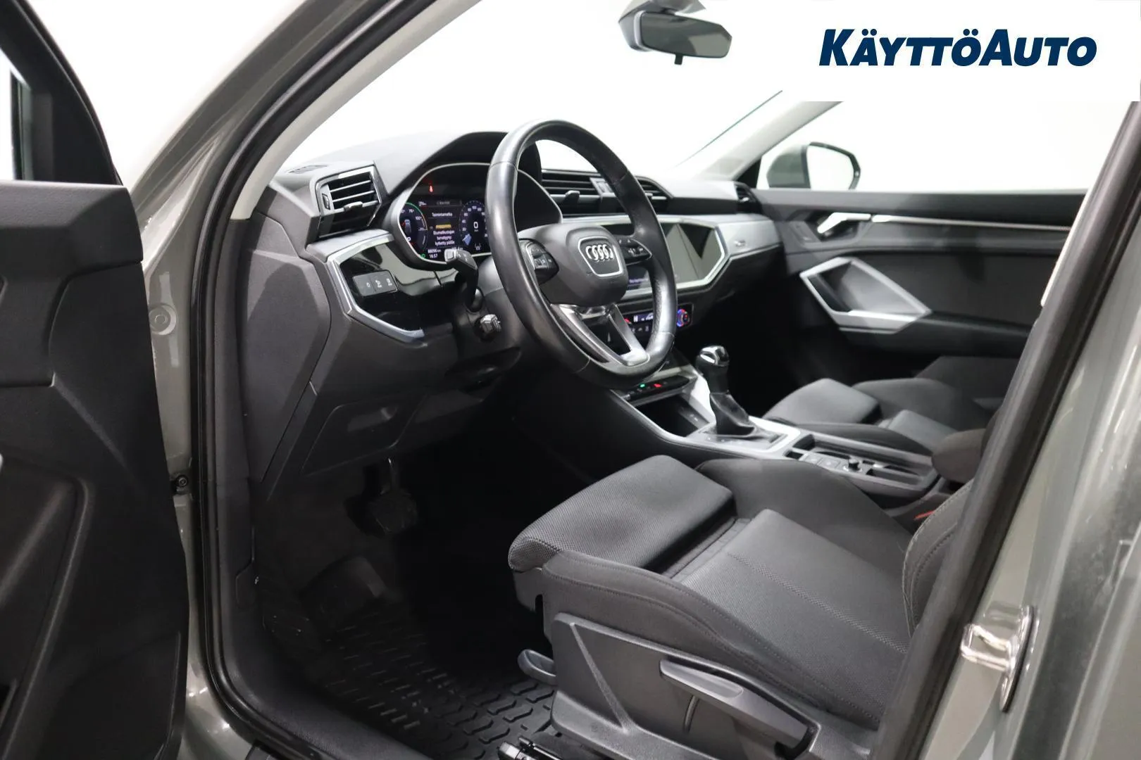 Audi Q3 IPS-869 carousel image