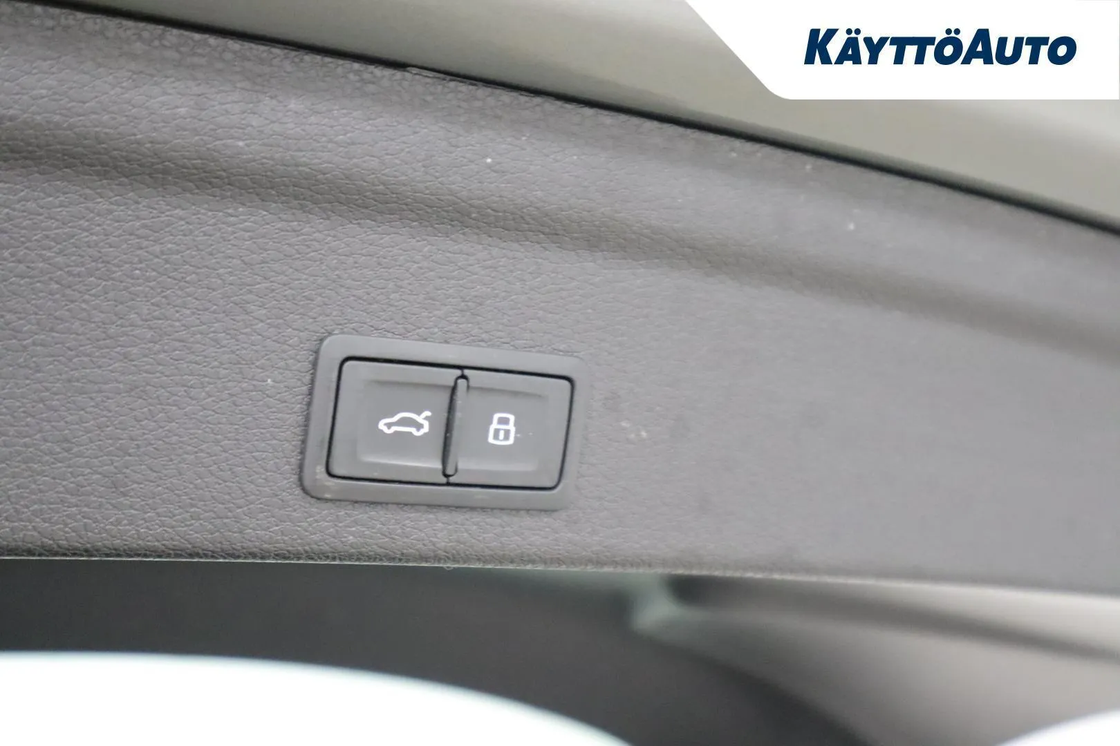 Audi Q3 IPS-869 carousel image