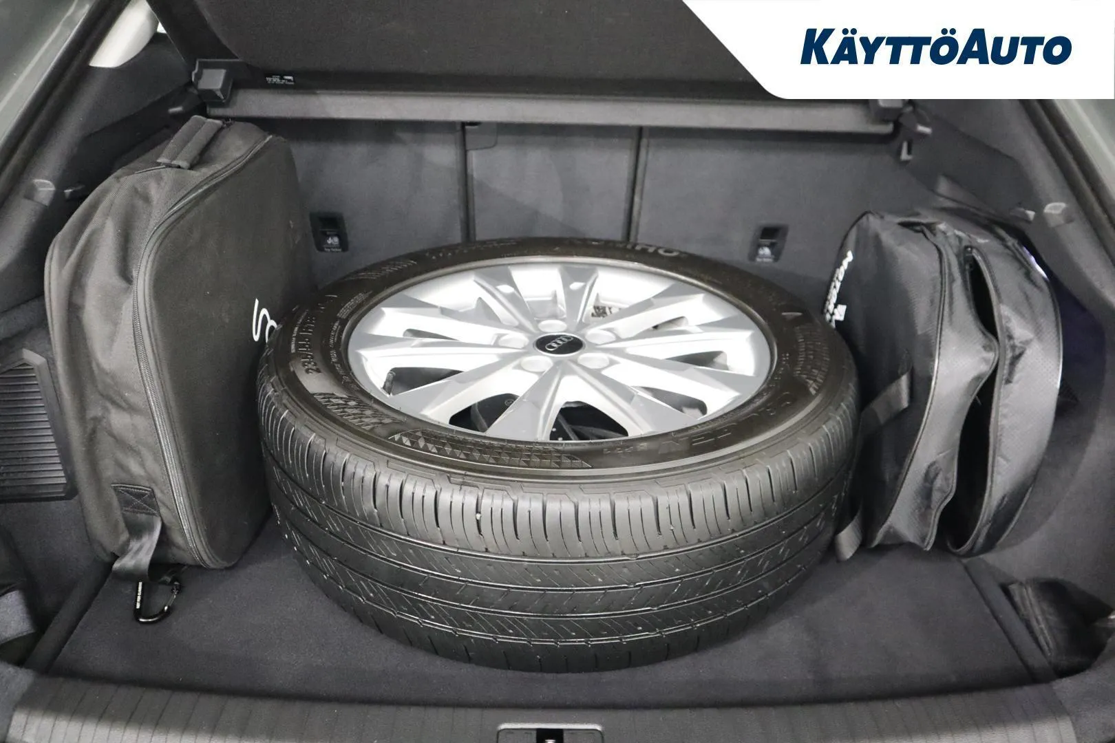 Audi Q3 IPS-869 carousel image