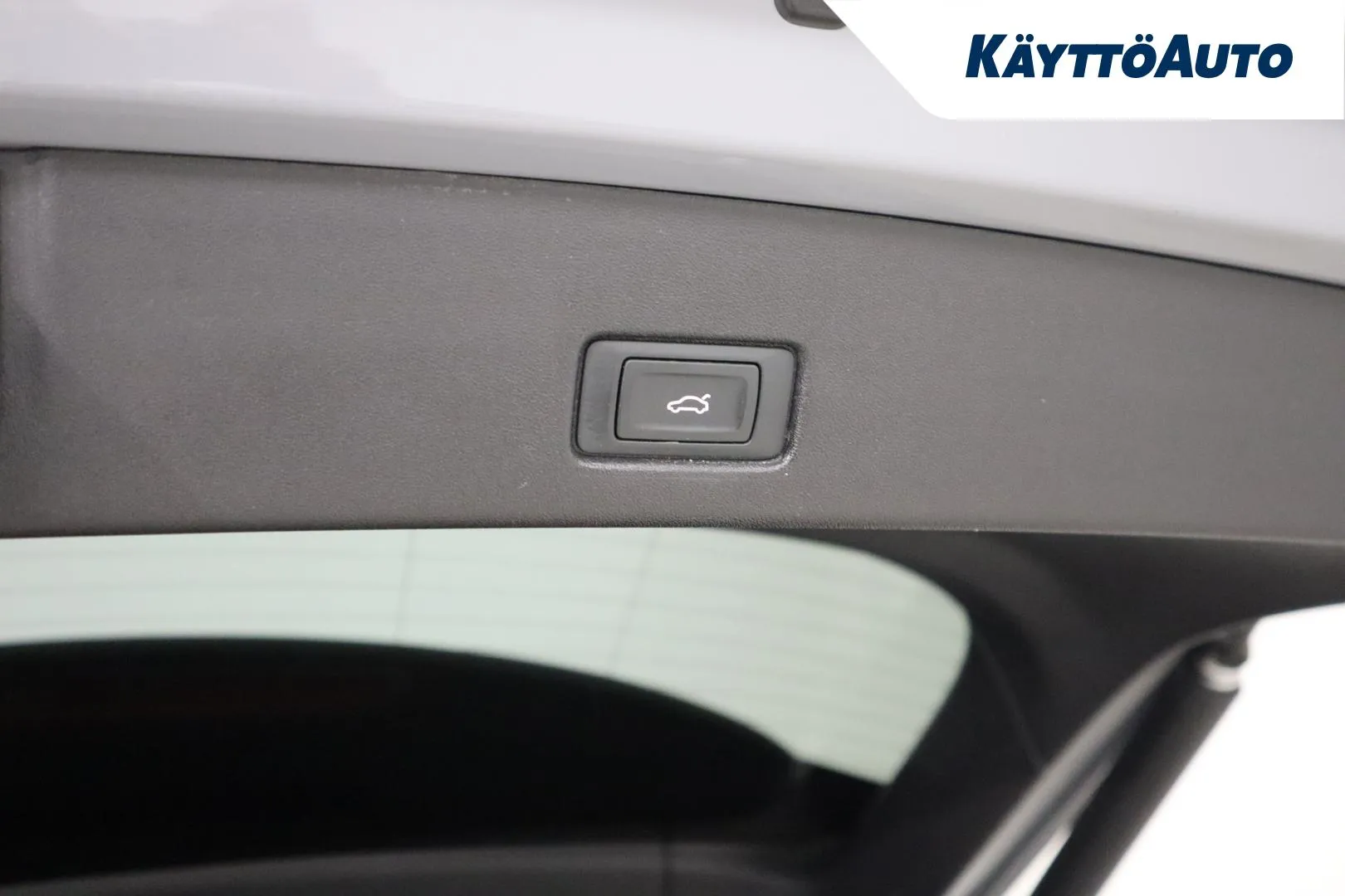 Audi Q4 e-tron EUR-739 carousel image