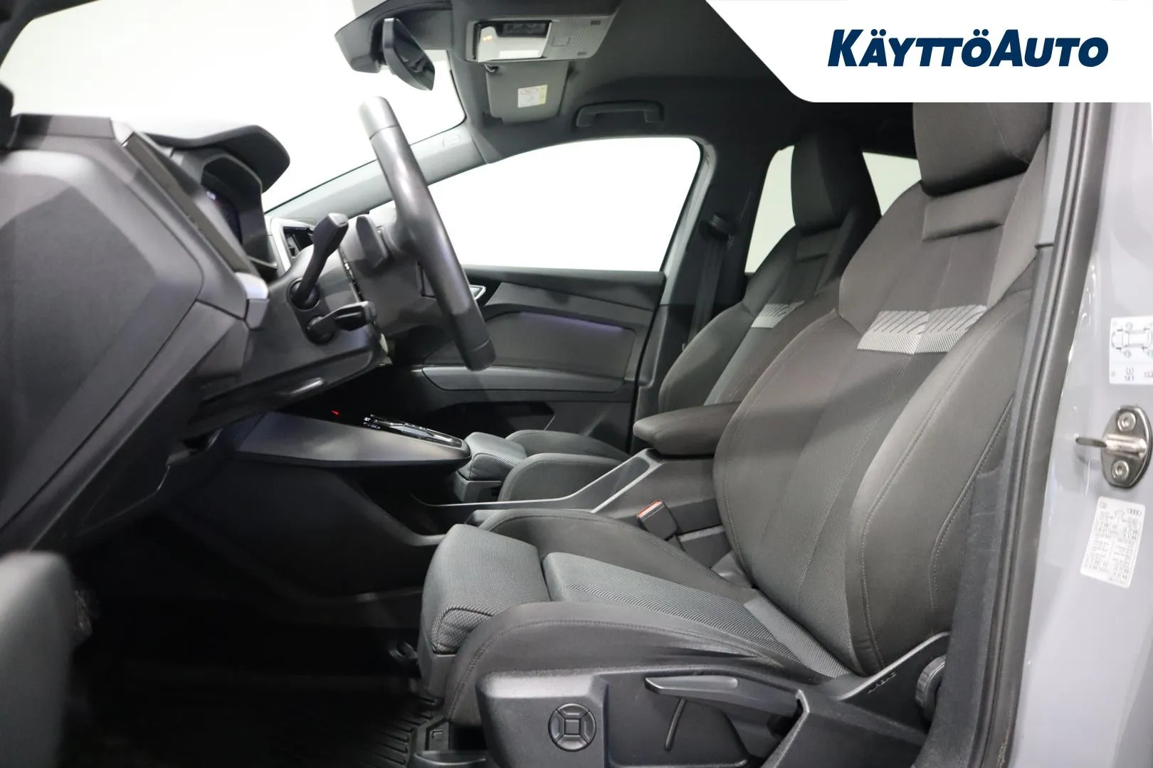 Audi Q4 e-tron EUR-739 carousel image